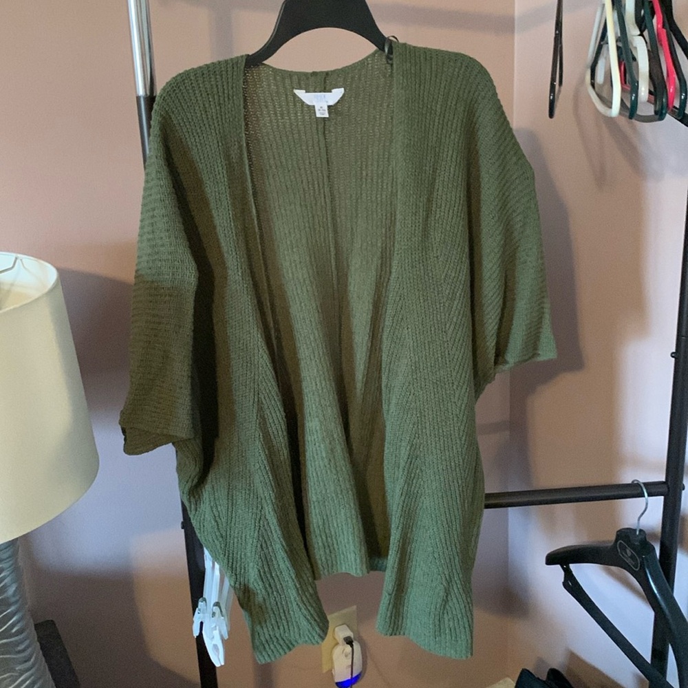 Short sleeve green cardigan